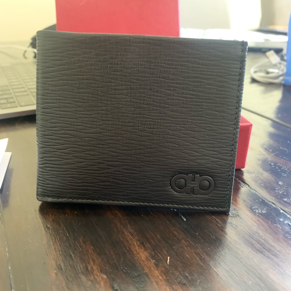 Ferragamo Men’s Leather Wallet BRAND NEW
